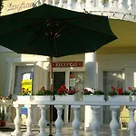 Crystal Es Susanne Panzio Bed & Breakfast 4*