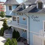 Crystal Es Susanne Panzio Siofok