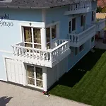 Crystal Es Susanne Panzio Nocleg ze śniadaniem 4*