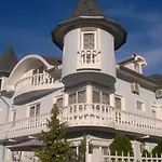 Crystal Es Susanne Panzio Nocleg ze śniadaniem