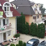 Bed & Breakfast Crystal Es Susanne Panzio Siofok