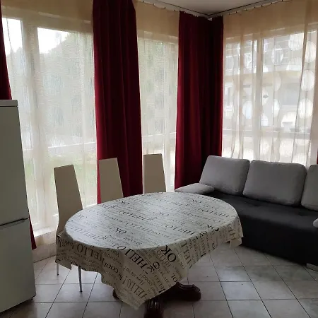 Crystal Es Susanne Panzio B&B
