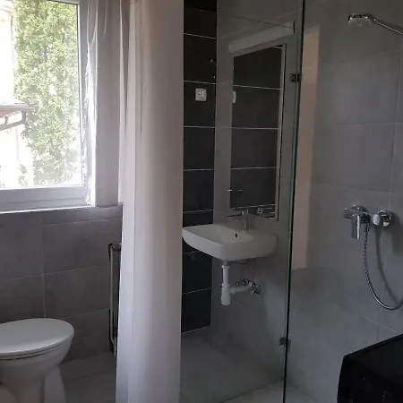 Crystal Es Susanne Panzio Bed and Breakfast 4*