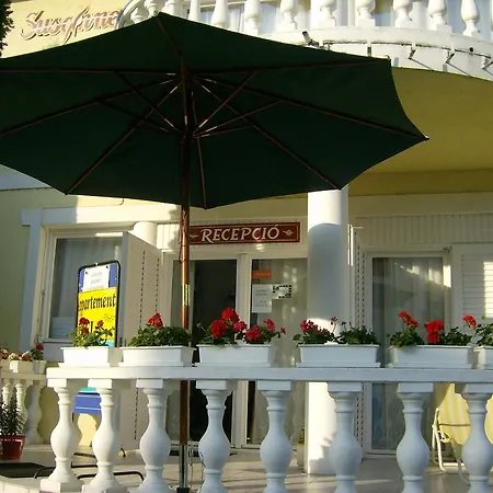 Crystal Es Susanne Panzio B&B 4*
