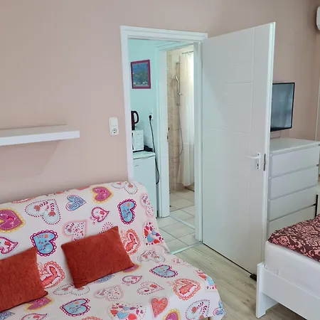 Crystal Es Susanne Panzio 4* Siófok