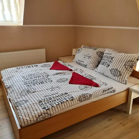 B&B Crystal Es Susanne Panzio 4*