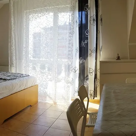 Crystal Es Susanne Panzio Bed & Breakfast