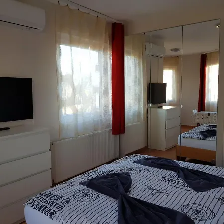 Crystal Es Susanne Panzio B&B