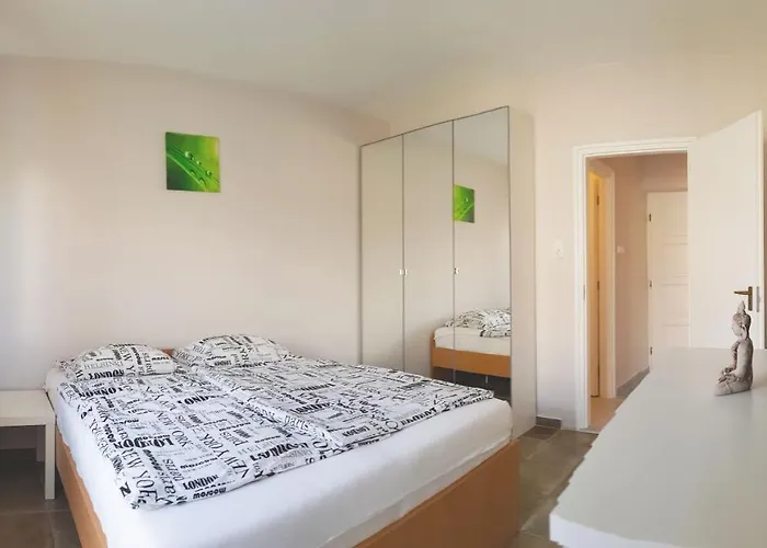 Crystal Es Susanne Panzio B&B 4*