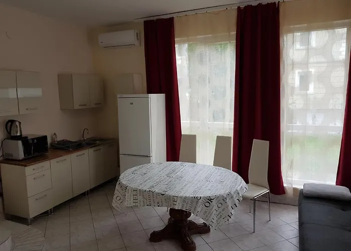Crystal Es Susanne Panzio Nocleg ze śniadaniem 4*