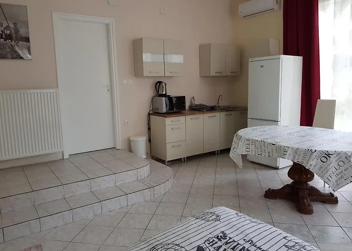 B&B Crystal Es Susanne Panzio 4*