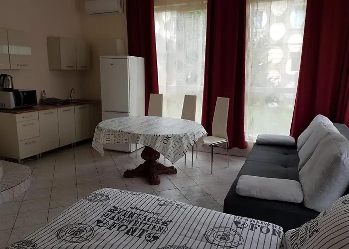 Crystal Es Susanne Panzio B&B 4*