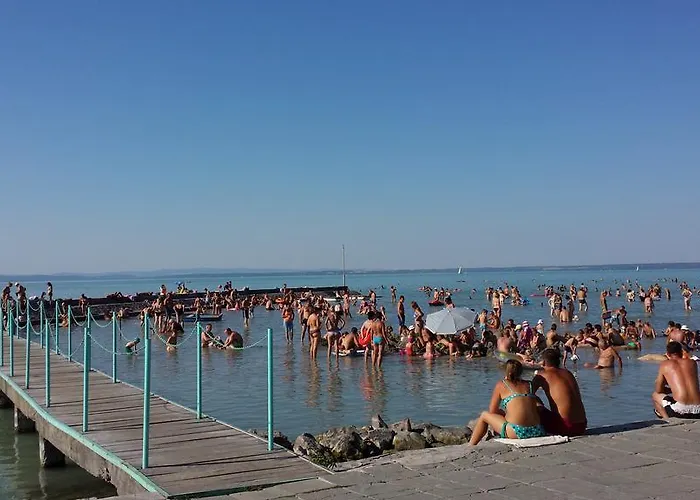 Crystal Es Susanne Panzio 4* Siófok