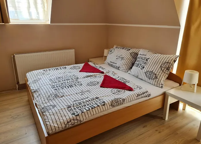 B&B Crystal Es Susanne Panzio 4*