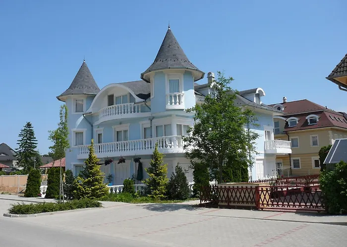 B&B Crystal Es Susanne Panzio 4*